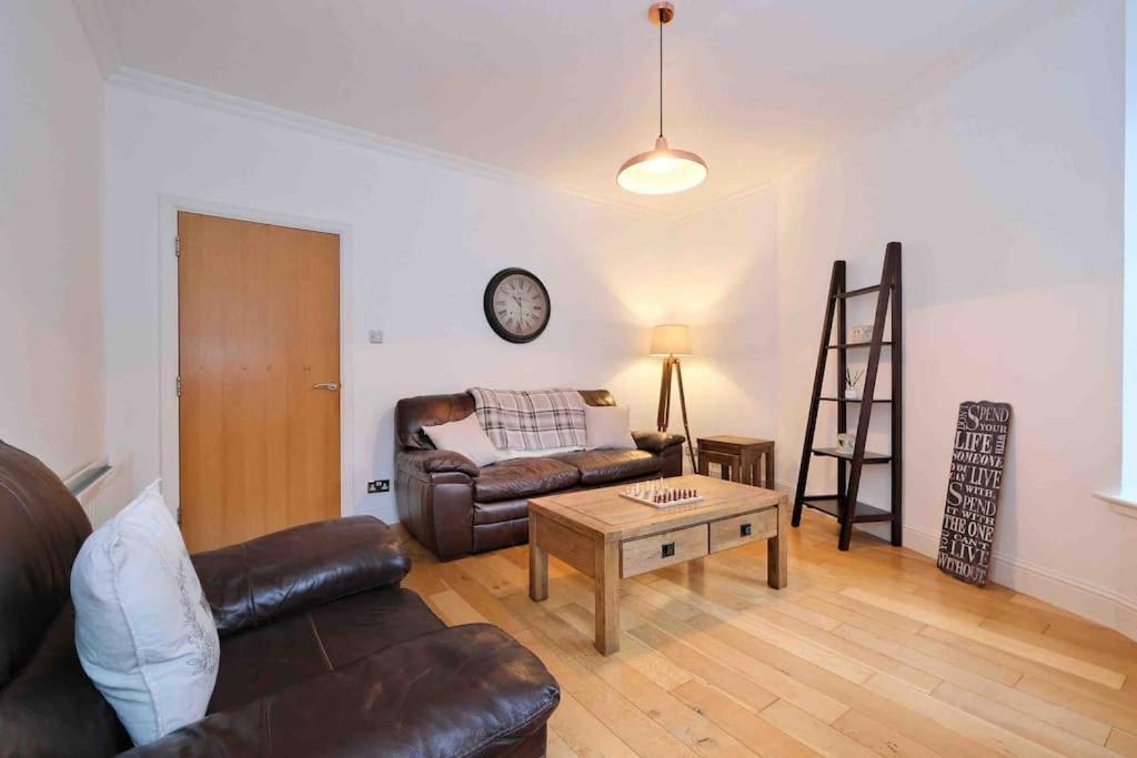 Modern & Spacious Apartment In City Centre Aberdeen Dış mekan fotoğraf