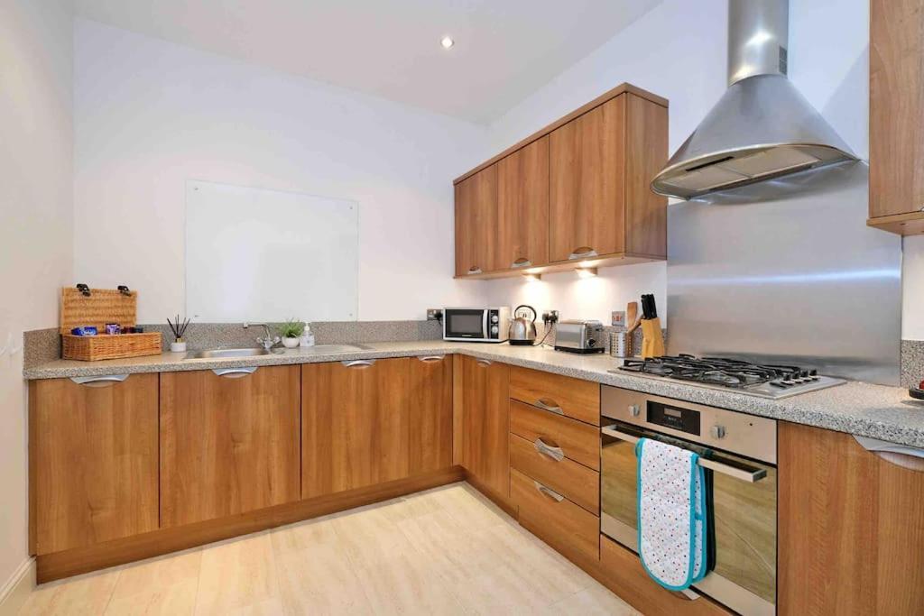 Modern & Spacious Apartment In City Centre Aberdeen Dış mekan fotoğraf