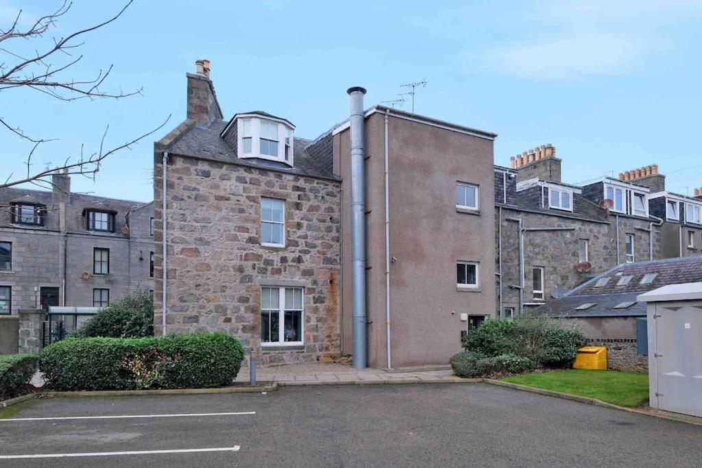 Modern & Spacious Apartment In City Centre Aberdeen Dış mekan fotoğraf